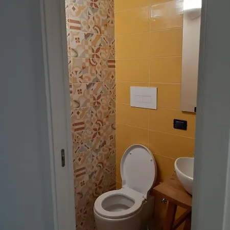 La Terrazza Sui Stanza E Bagno Privati In Condiviso Oda ve Kahvaltı Napoli