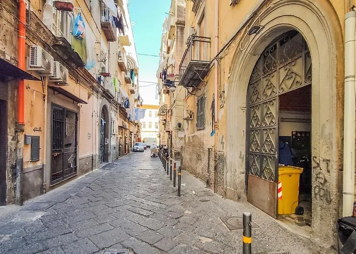 Alojamento de Acomodação e Pequeno-almoço La Terrazza Sui Stanza E Bagno Privati In Condiviso Nápoles